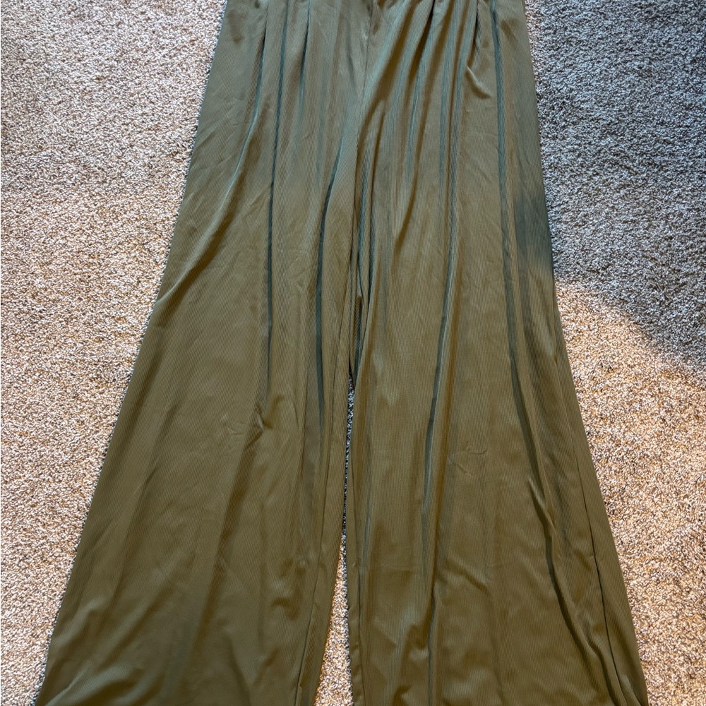 Privy Green Wide Leg Pants with Flowy Silhouette